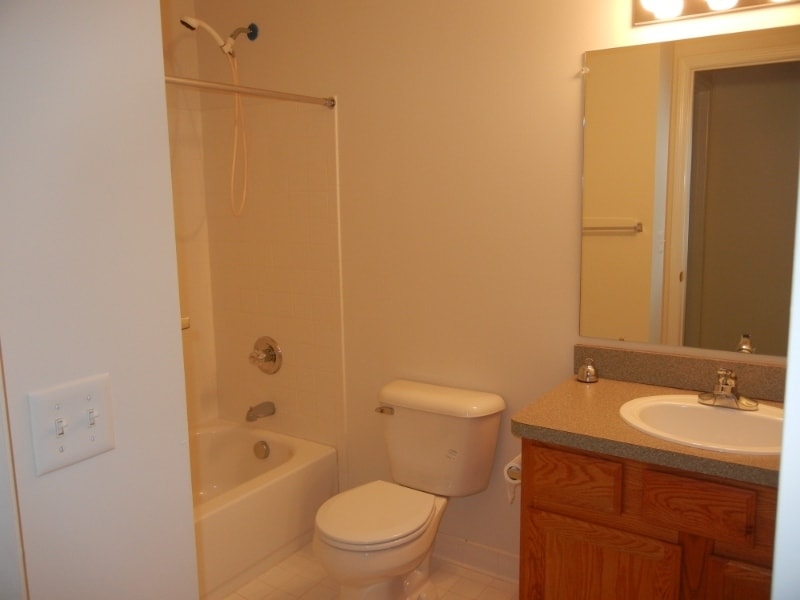 Building Photo - 16803 Dover Dr