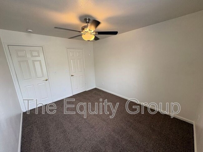 Building Photo - 723 N Simon St