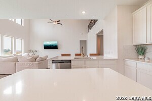 Building Photo - 109 Willow Oak Trl