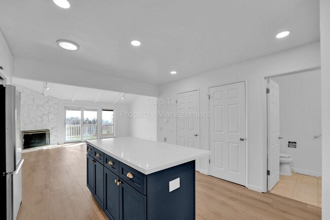 Building Photo - Lovely 2 bed/2.5 bath/ 1472 sqft two story home with Golf Course views! Available September 15th ...