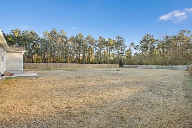 Building Photo - Adorable Richlands Home!