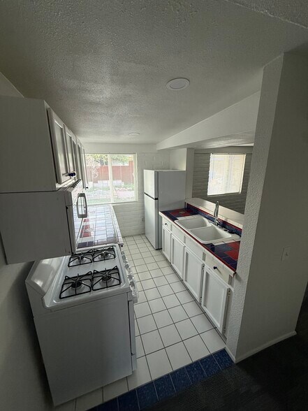 Building Photo - 5774 E 24th St