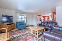 Building Photo - 340 N 4th St