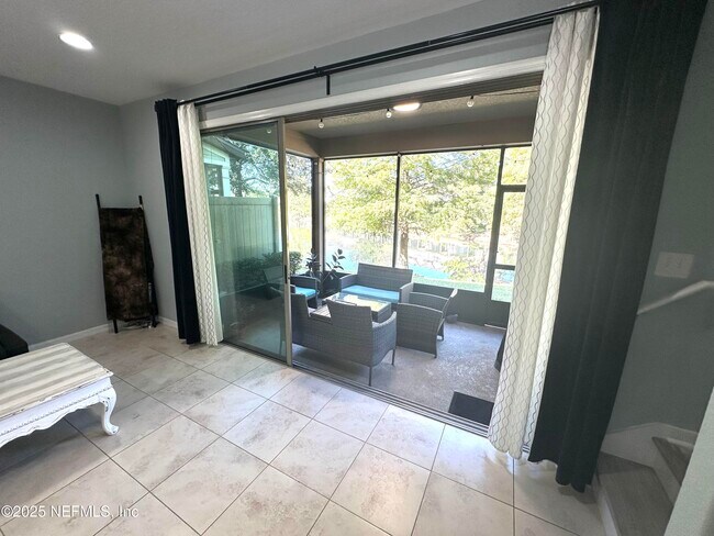 Building Photo - 7041 Beauhaven Ct