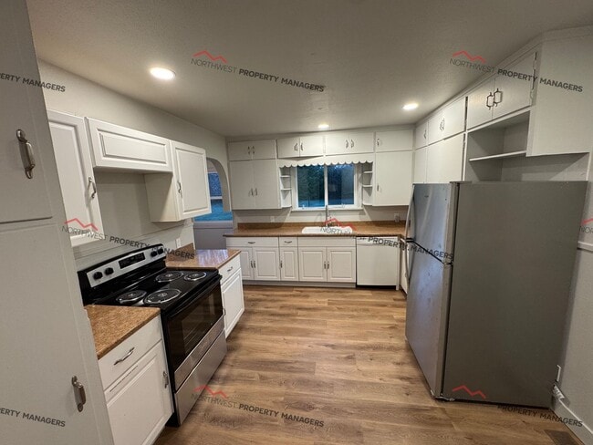 Building Photo - STATUS: AVAILABLE  | R327B | $2095