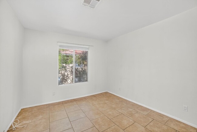 Building Photo - READY TO MOVE-IN UPPER LEVEL 2-BEDROOM CONDO!