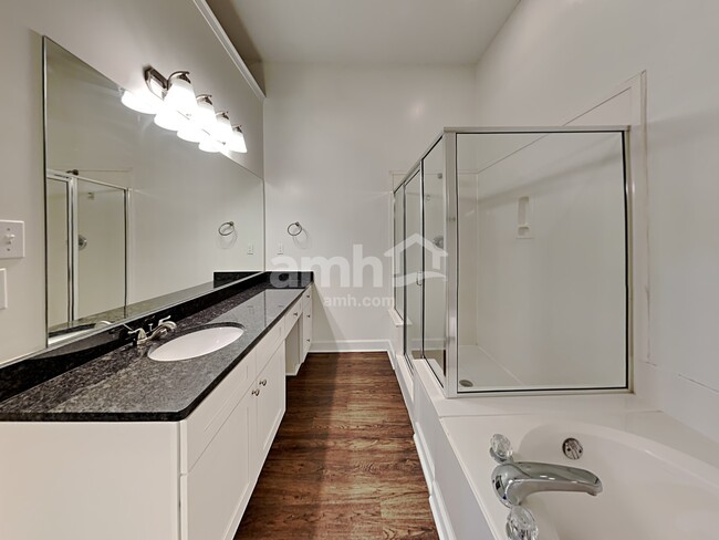 Building Photo - 8665 Eagle View Dr