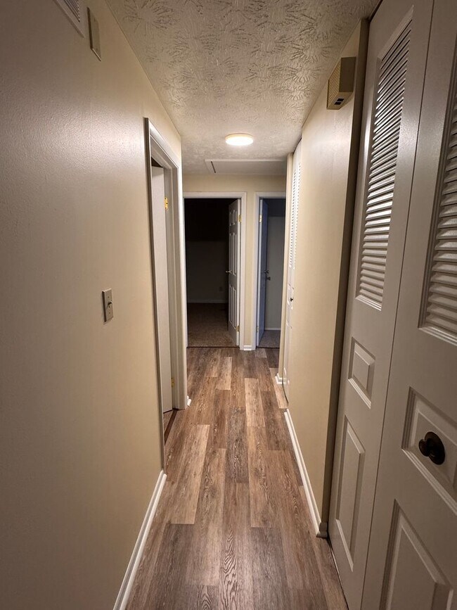 Building Photo - 300 Pegotty Ct NE