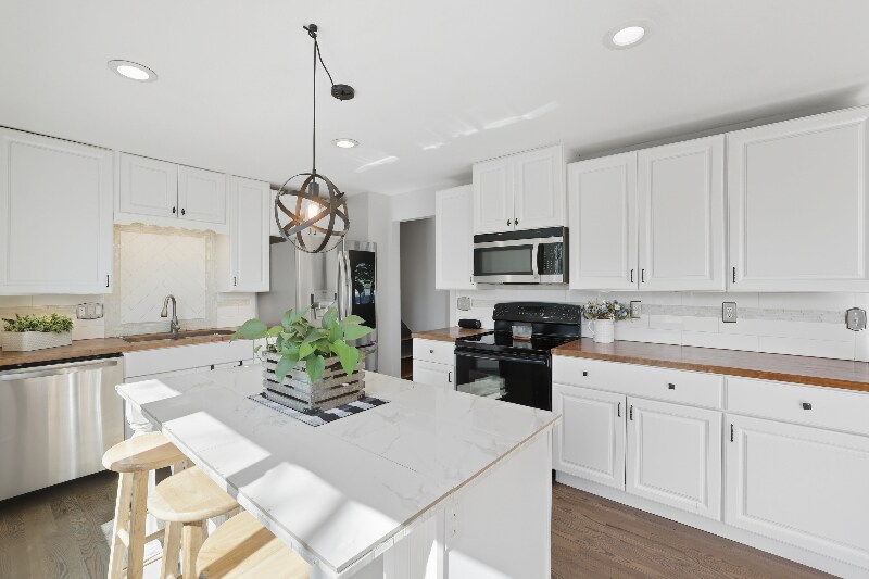 Building Photo - 930 Potter Dr