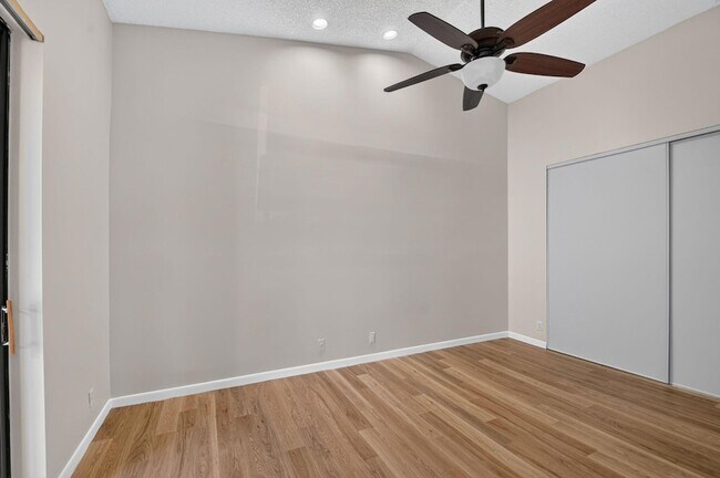 Building Photo - 5451 Verona Dr