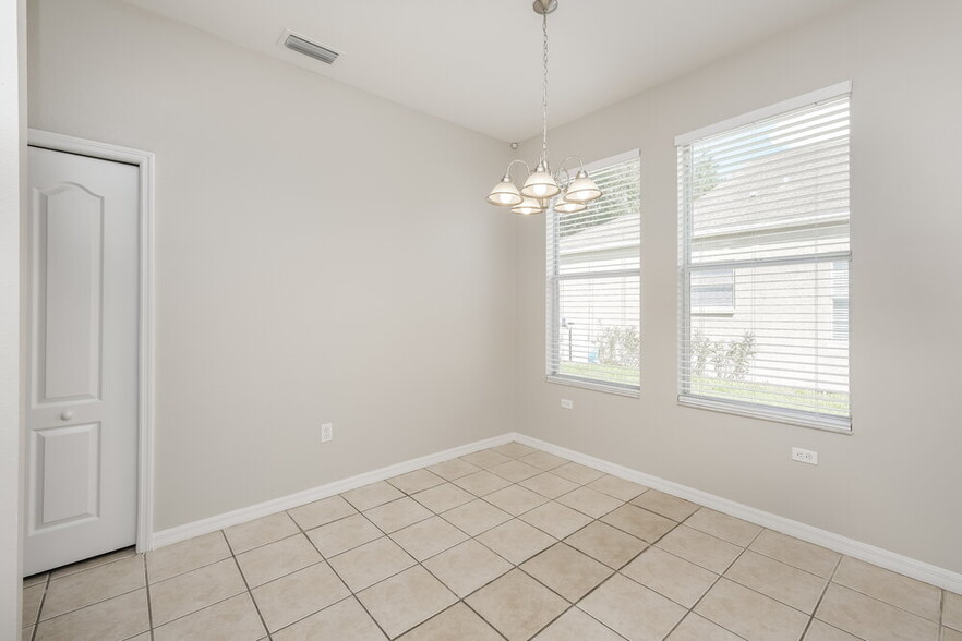 Building Photo - 6751 Monarch Park Dr
