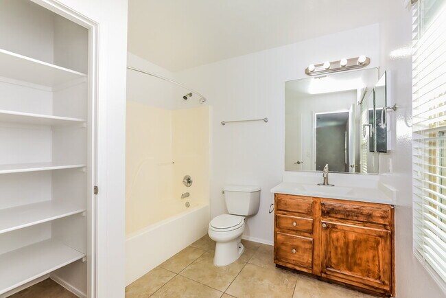 Building Photo - 6061 S Wilson Dr