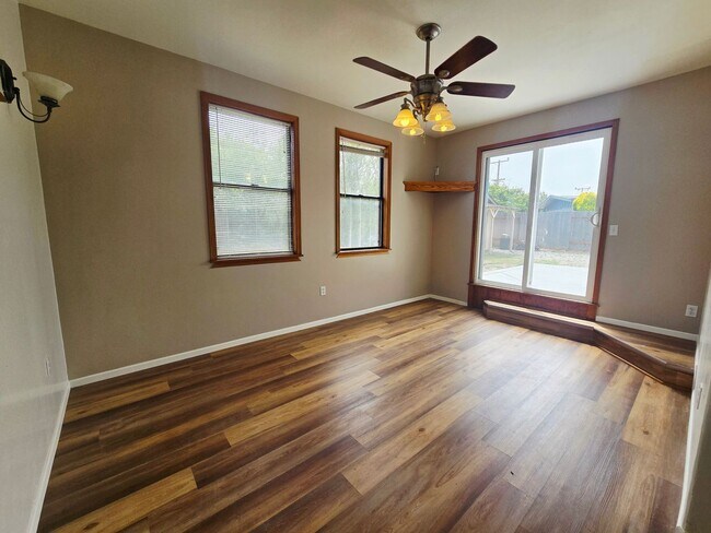 Building Photo - Single Family Home in Mckinleyville!