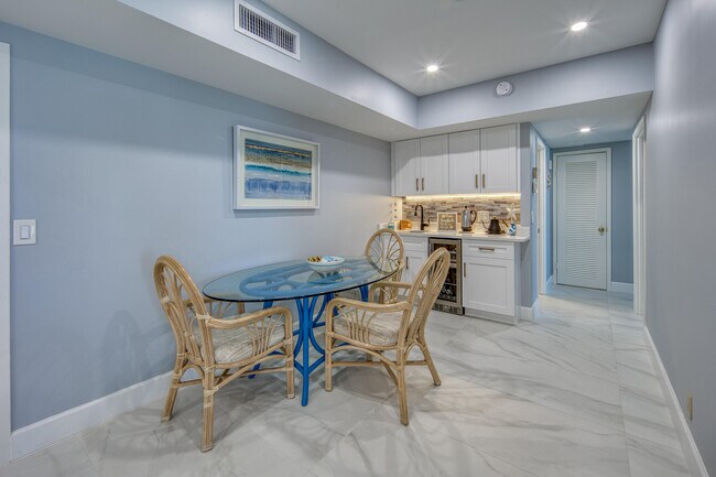 Building Photo - 3230 S Ocean Blvd