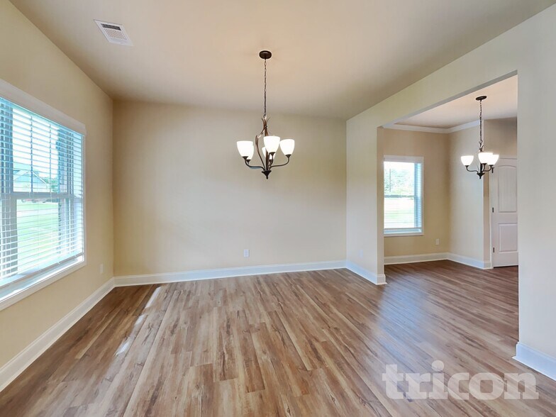 Building Photo - 118 Massey Ln