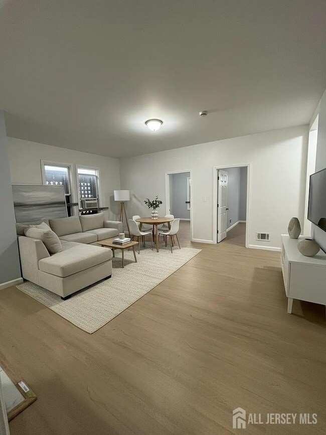 Building Photo - 417-419-419 S 14th St