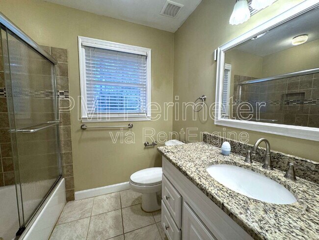 Building Photo - 5338 Roberts Dr