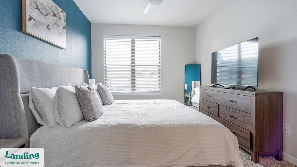 Building Photo - 14015 Univ Pass