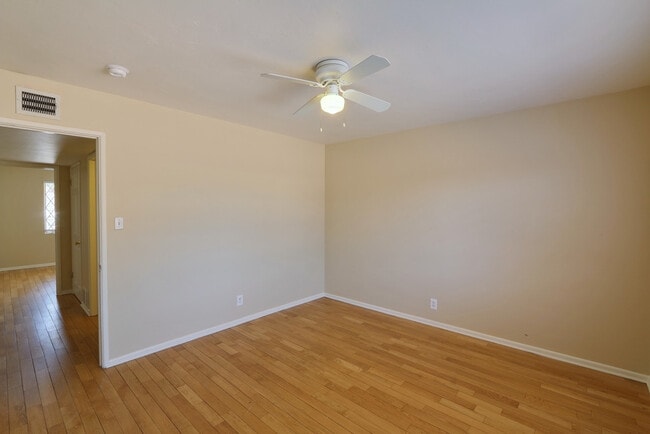 Building Photo - Spacious 3Bed/2Bath, 1-Story Ranch Home lo...