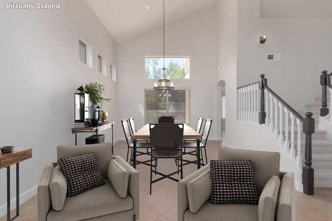 Building Photo - 4 bed 3 bath Single Family Home with Pool ...