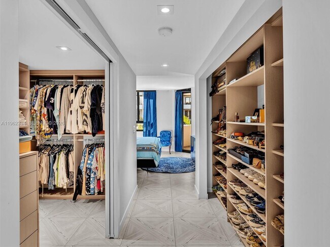 Building Photo - 101 Crandon Blvd