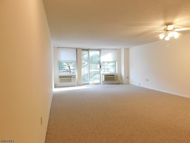 Building Photo - 300 Main St