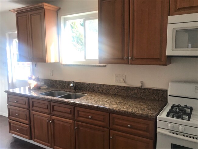 Marble counter tops. - 1448 Butler Ave