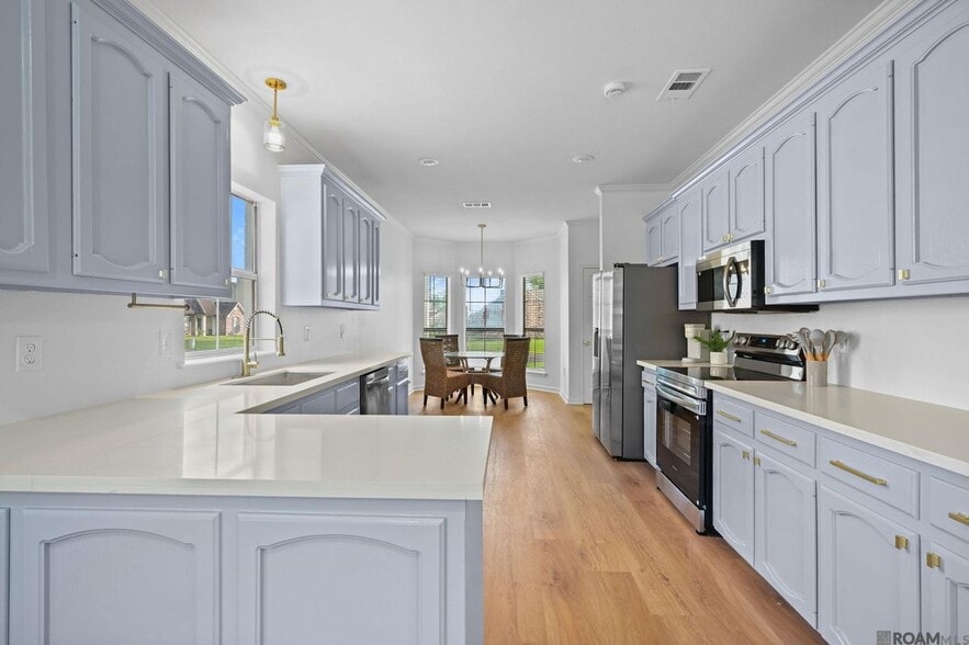 Building Photo - 18482 Lake Iris Ave