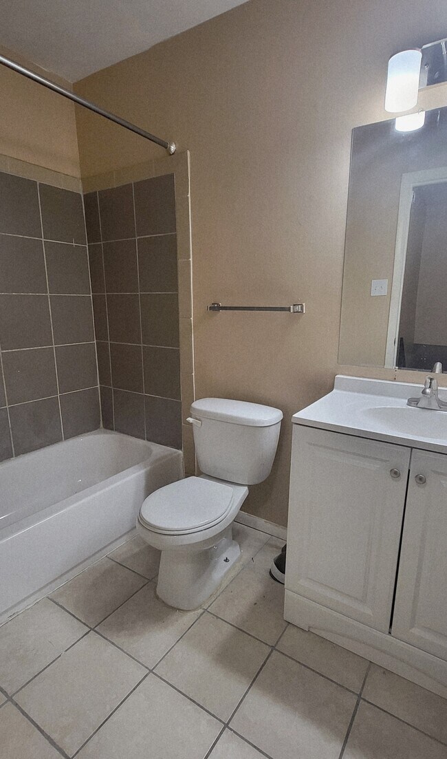 Building Photo - 1701 Fountain Rock Way