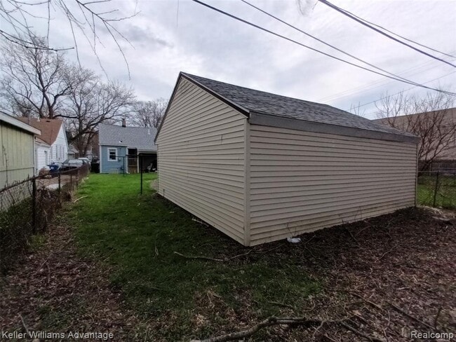 Building Photo - 15345 Sumner