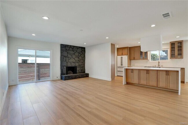 Building Photo - 7043 E Harco St