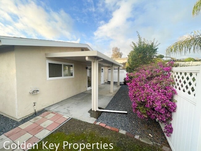 Building Photo - Nicely update Costa Serena Home!