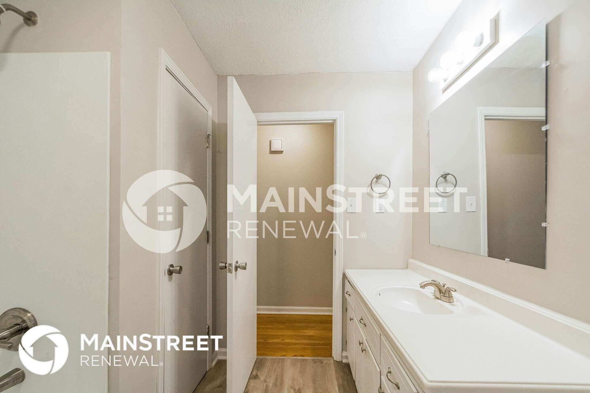 Building Photo - 4545 Kinlock Dr