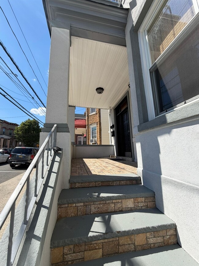 Building Photo - 214 72nd St