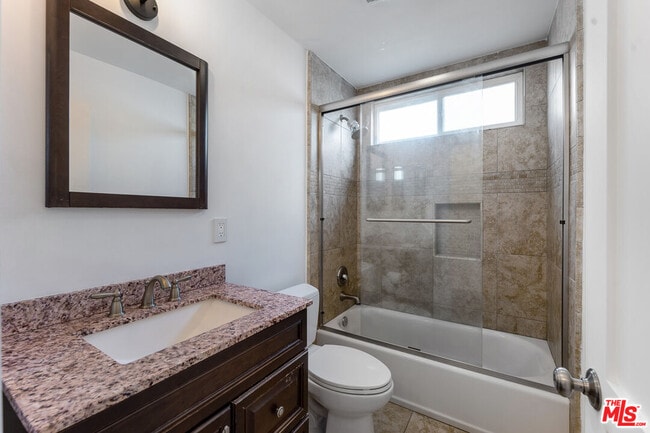 Building Photo - 927 N Edinburgh Ave