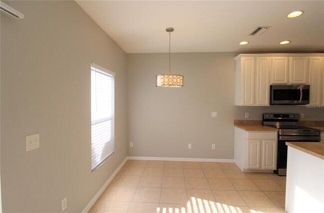Building Photo - 14912 Skip Jack Loop
