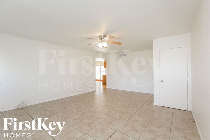 Building Photo - 4519 W San Miguel Ave