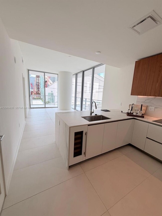Building Photo - 1400 Biscayne Blvd
