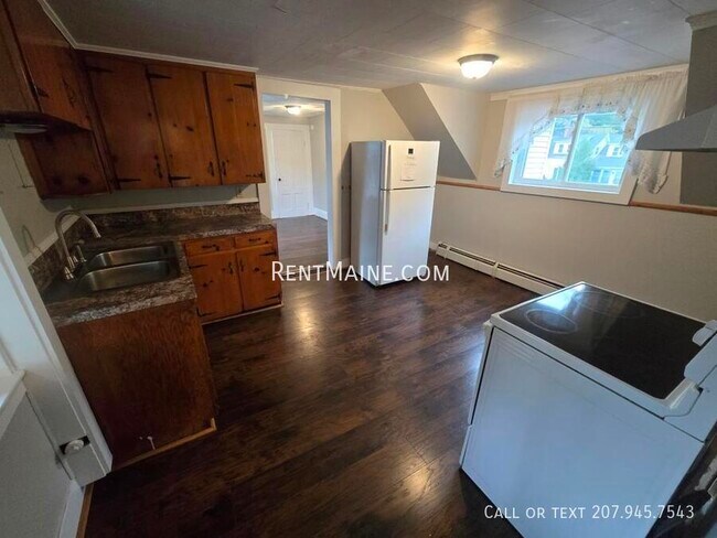 Building Photo - 1237 State St