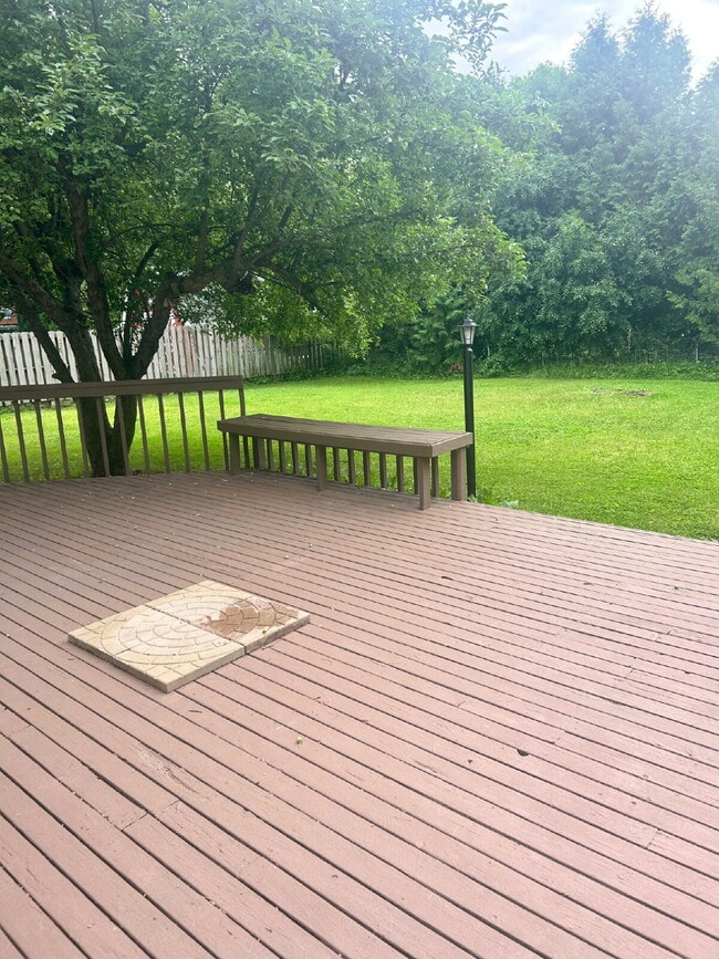 Building Photo - 3-Bedroom updated home on Salem Street $18...