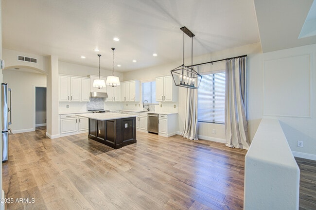 Building Photo - 4564 S Maverick Ct
