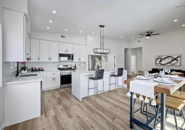 Building Photo - 573 Florida St