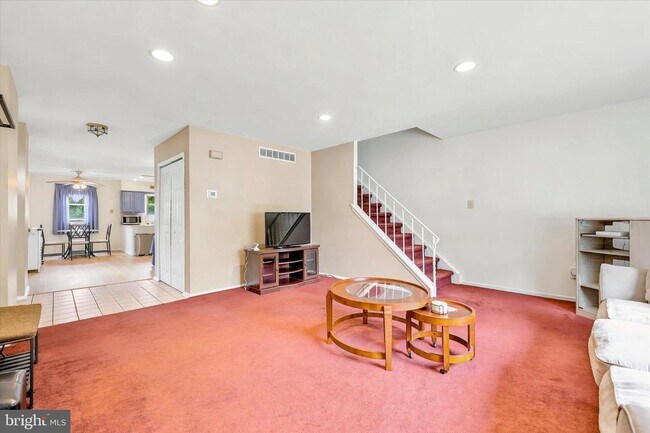 Building Photo - 704 Keely St
