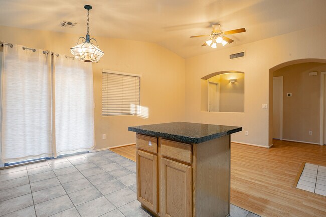 Building Photo - 6590 Tuzigoot Way