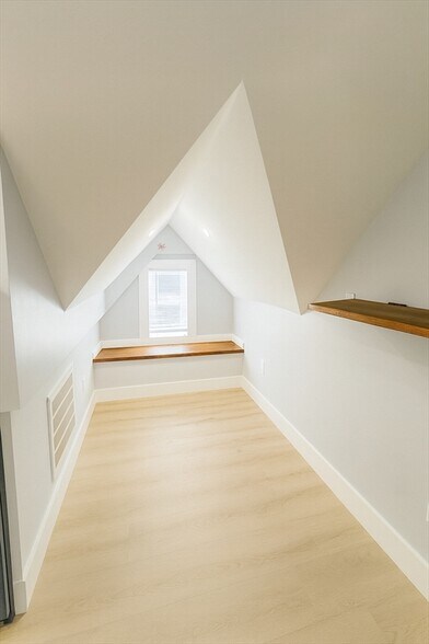 Building Photo - 250 Norwell St