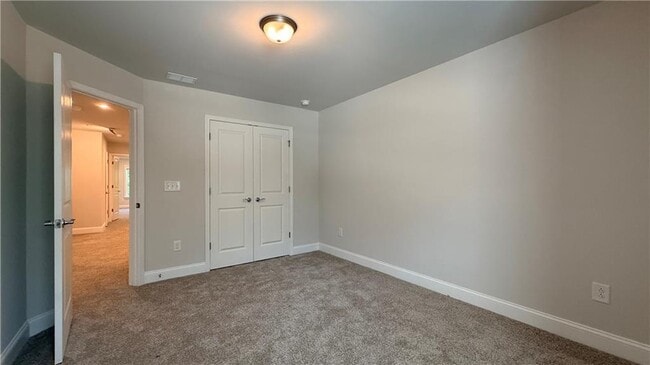 Building Photo - 3235 Cherry Dr