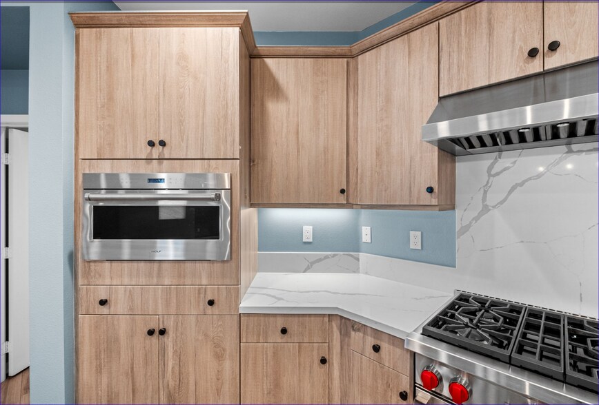 Building Photo - 1373 Topanga Dr