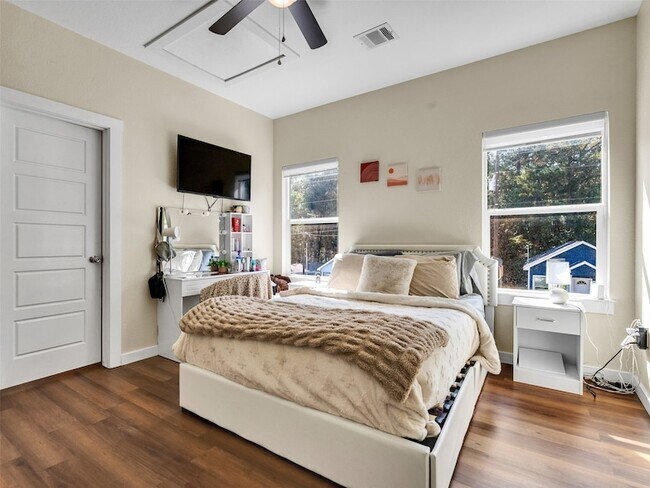 Building Photo - 16984 W Juneau St