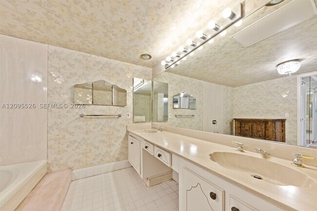 Building Photo - 2751 S Ocean Dr