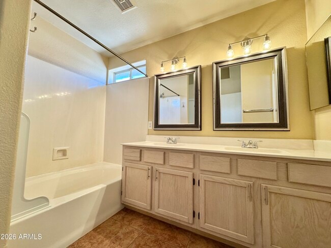 Building Photo - 1851 E Countrywalk Ln